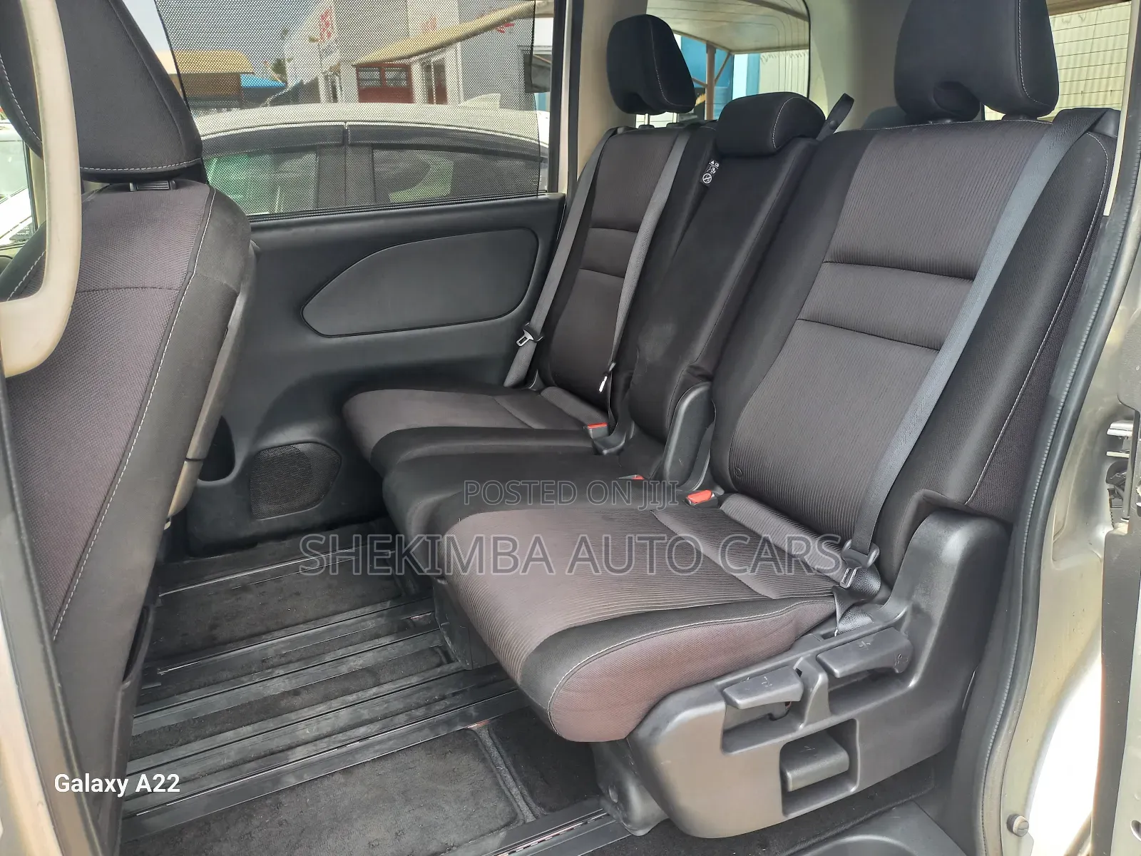 Nissan Serena 2019 Silver