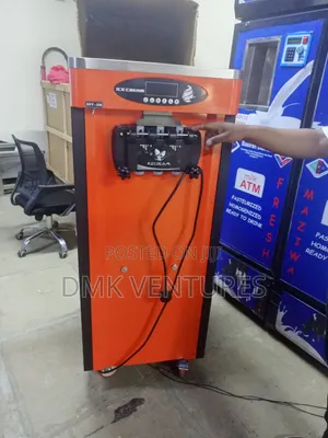 Stylish Ice Cream Maker Machine