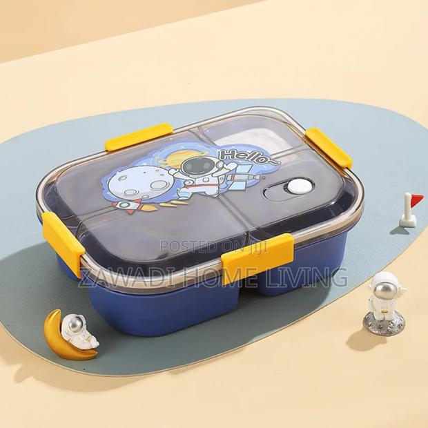 4 Compartment Lunch Box With Spoon - thumbnail 3