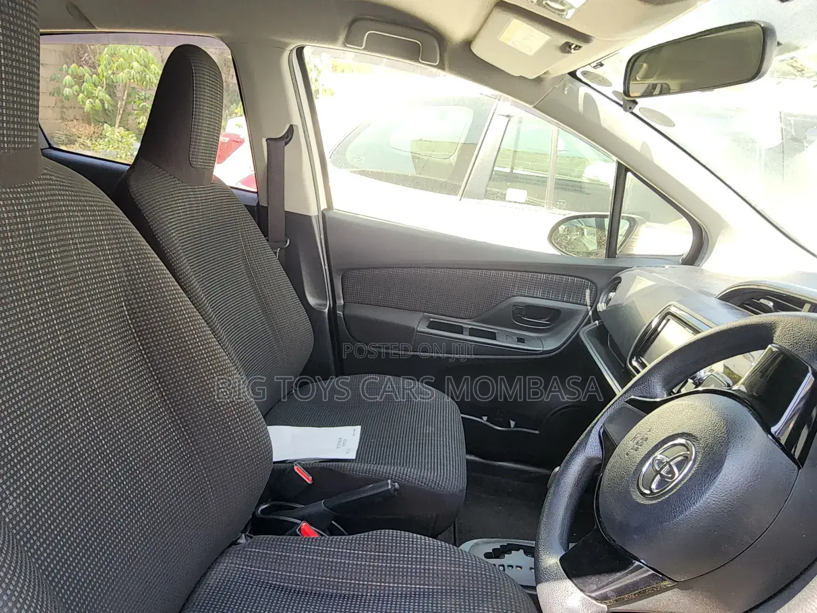 Toyota Vitz 2018 White