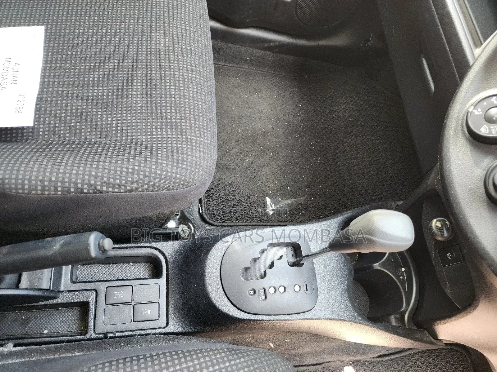 Toyota Vitz 2018 White