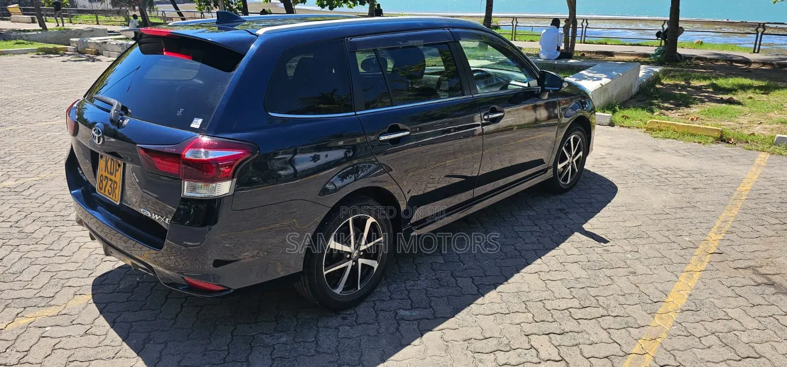 Toyota Corolla Fielder 2018 Blue
