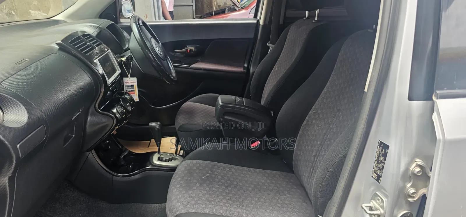 Toyota IST 2012 Silver