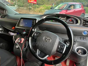 Toyota Sienta 2018 White