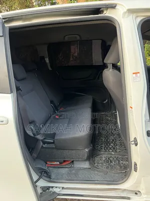 Toyota Sienta 2018 White