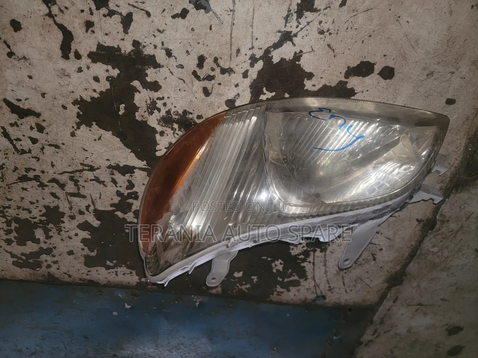 Toyota Platz Headlight
