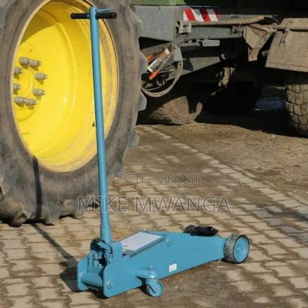 5t Heavy Duty Floor Jack - main view