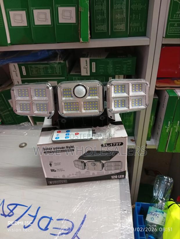 Led Solar Motion Sensor Streetlight With 3 Heads Adjustable Light