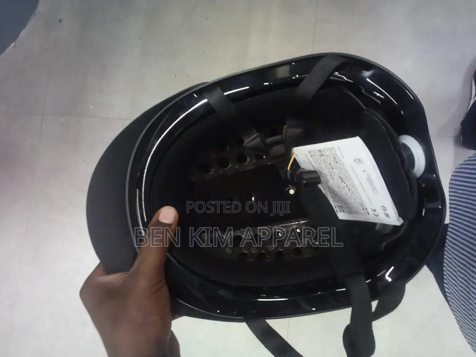 48cms to 61cms Ventilated Adjustable Fit Horse Riding Helmet .