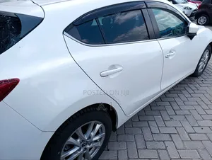 Mazda Axela 2018 White