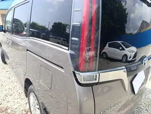 Toyota Esquire 2.0 FWD (7 seater) 2019 Brown