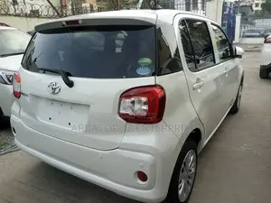 Toyota Passo 1.0 AWD 2018 White