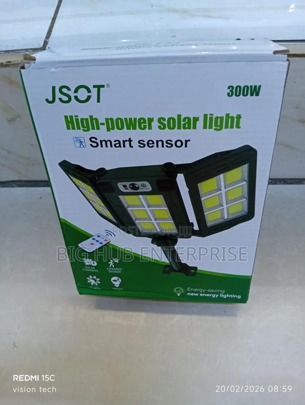 300 Watts Solar Street Lights - main view