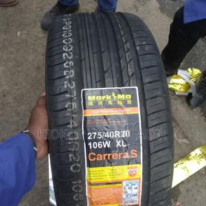 275/40r20 Runflat Tire - main view
