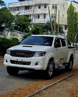 Toyota Hilux 2008 White