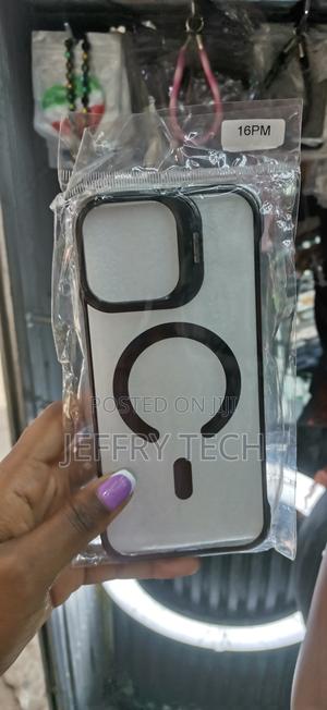 Iaiyoxi Magnetic Clear Case for iPhone 16 Pro Max -Black - thumbnail 2