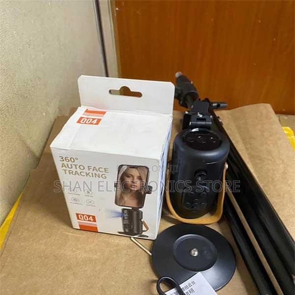 Auto Face Tracking Q03 360°Intelligent Tracking Gimbal for Smartphone - main view