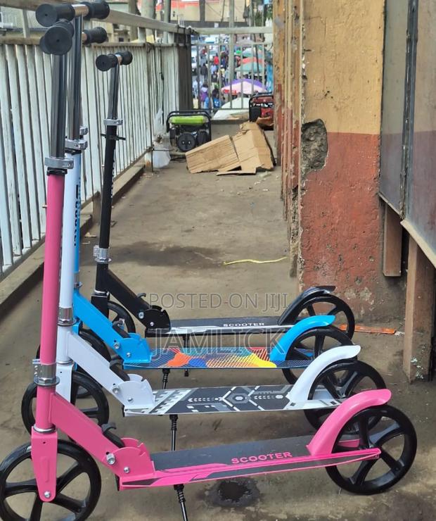 Kids Scooter – Ages 8+ - Gn - main view