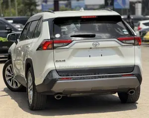 Toyota RAV4 XLE Premium FWD 2020 White