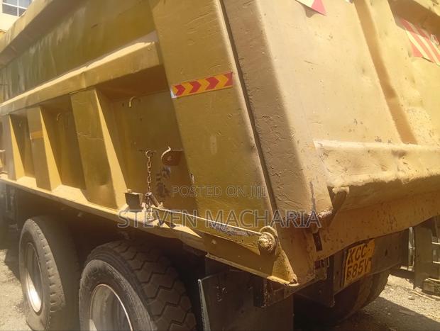 Tata Tipper - thumbnail 3