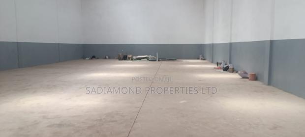 10,000 Warehouse for Let at Icd - thumbnail 3