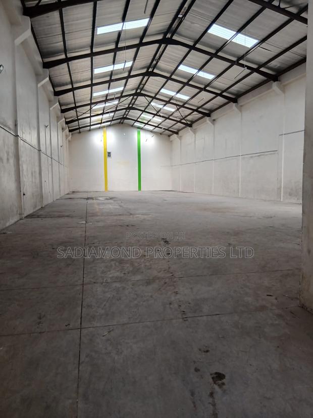 10,000 Warehouse for Let at Icd - thumbnail 4