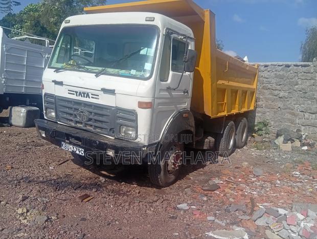 Tata Tipper 2518 - main view