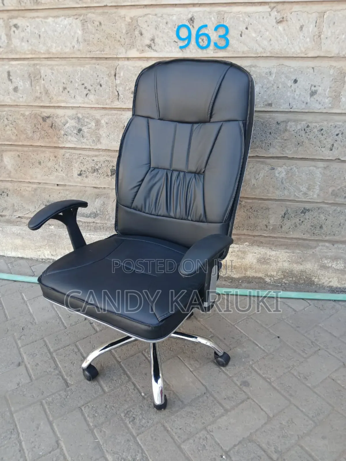 Comfortable Executive Leather Office Seat