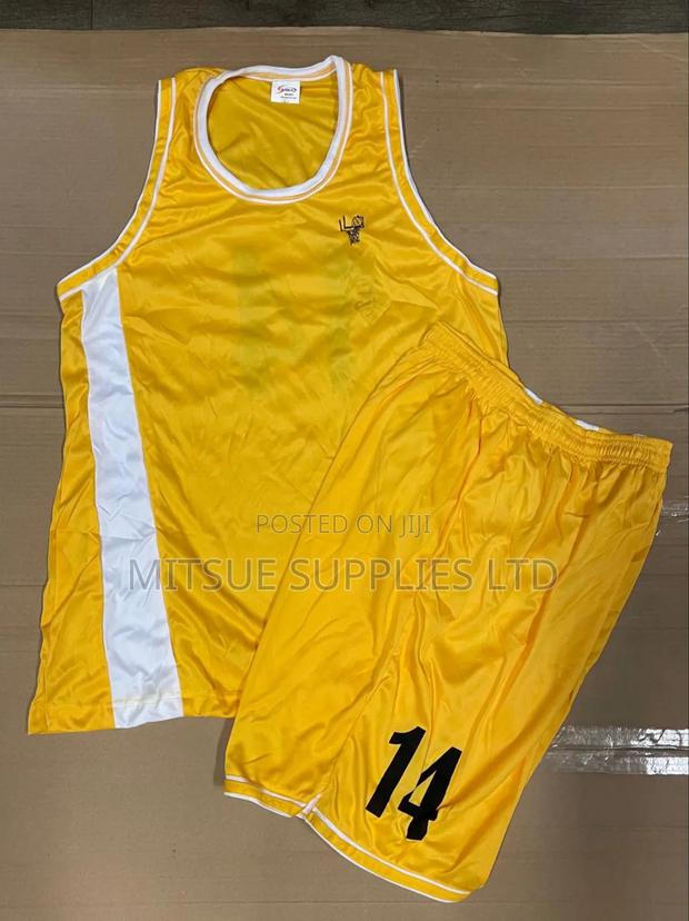 Set Of 12 Pairs Basketball Uniform For Team - Yellow