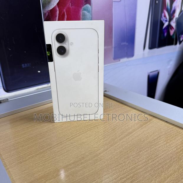 New Apple iPhone 16 256 GB White