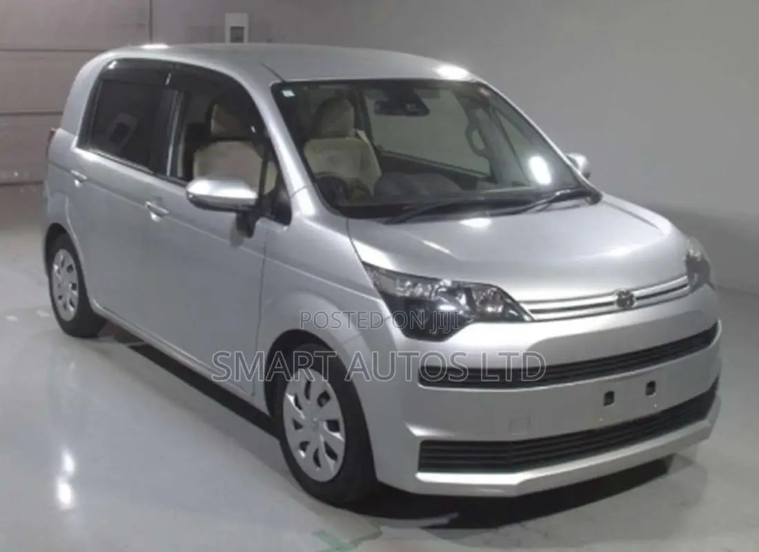 Toyota Spade 2019 Silver