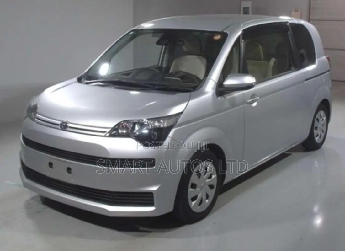 Toyota Spade 2019 Silver