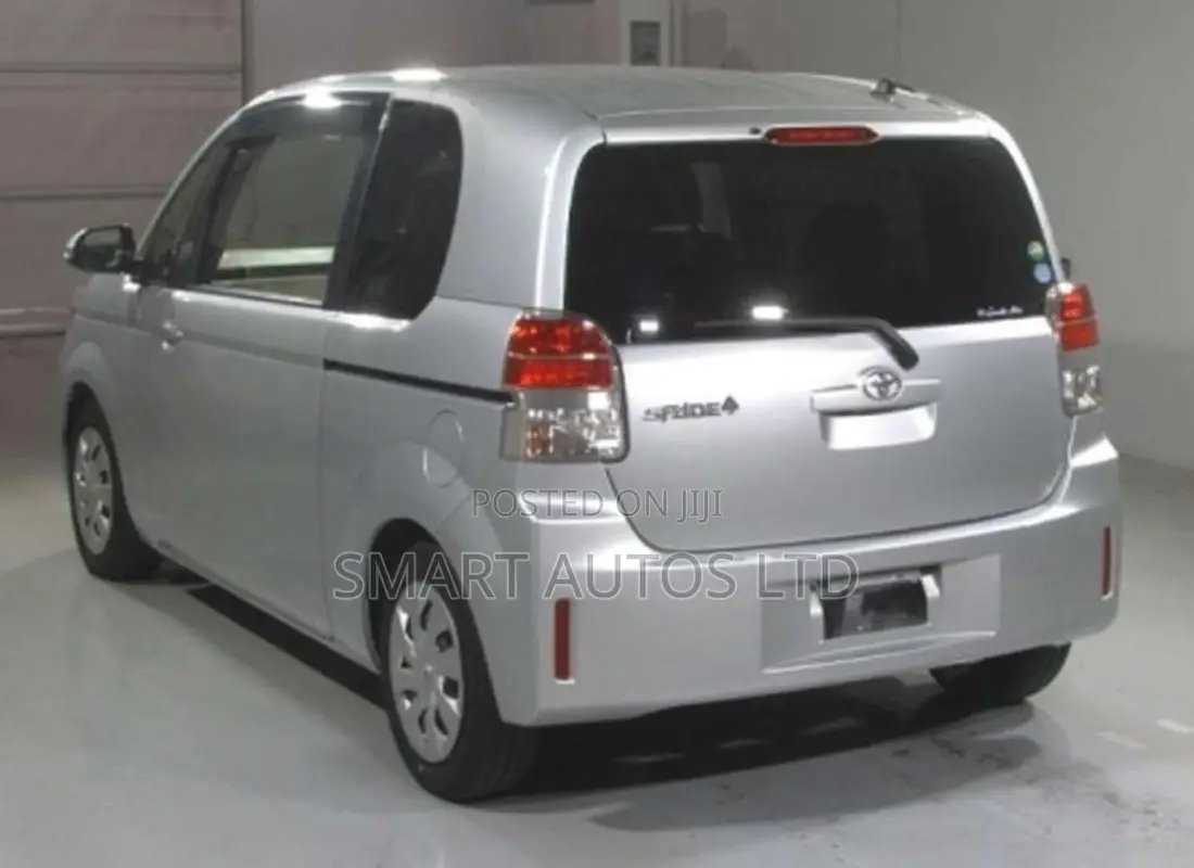 Toyota Spade 2019 Silver