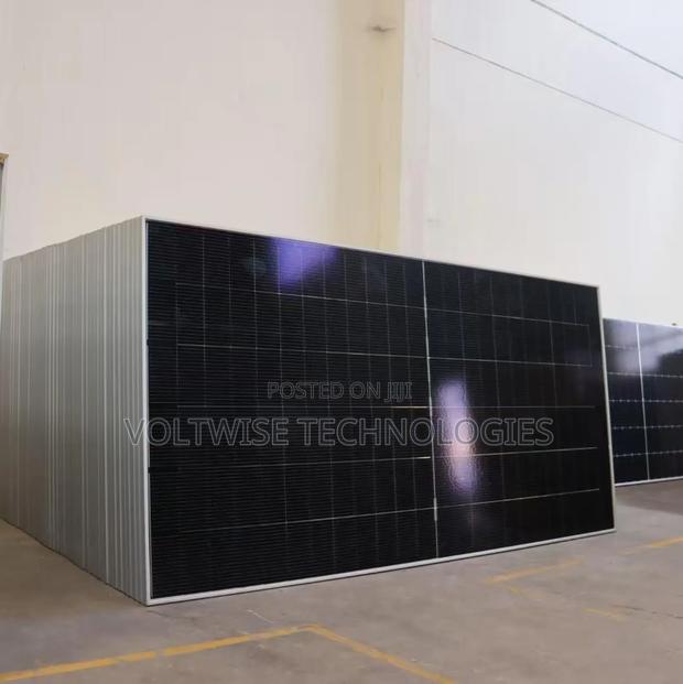 Jinko 705w High-Efficiency Solar Panels in Kenya | Tier 1 Solar Module - main view