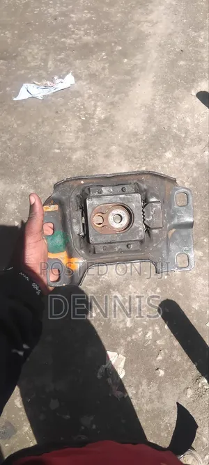 Ex Japan Gear Mount Mazda Premacy