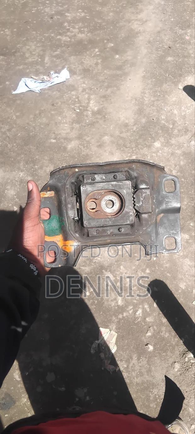 Ex Japan Gear Mount Mazda Premacy
