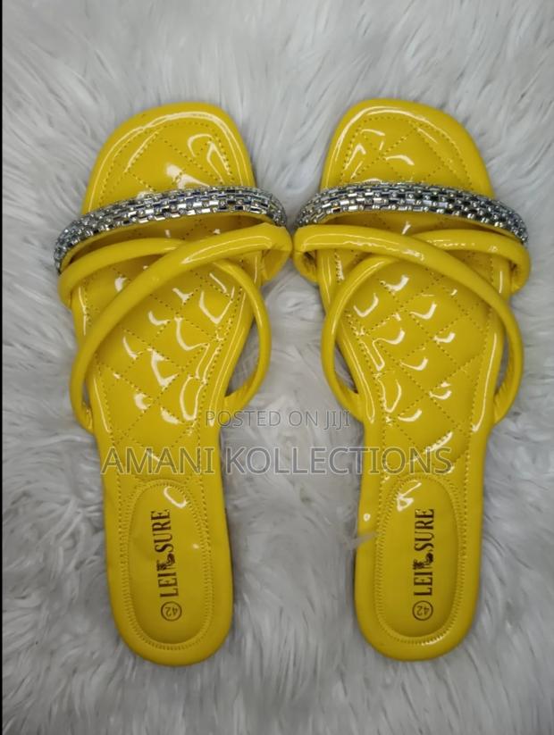 Ladies Comfortable Slip on Sandal - thumbnail 3