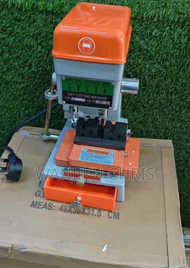Standard Key Cutting Machine