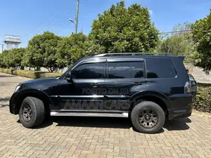 Mitsubishi Pajero V90 3.2 DI-D GL 2015 Black