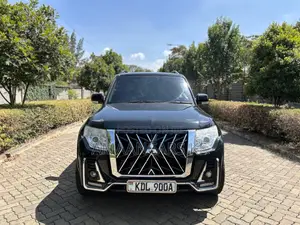 Mitsubishi Pajero V90 3.2 DI-D GL 2015 Black