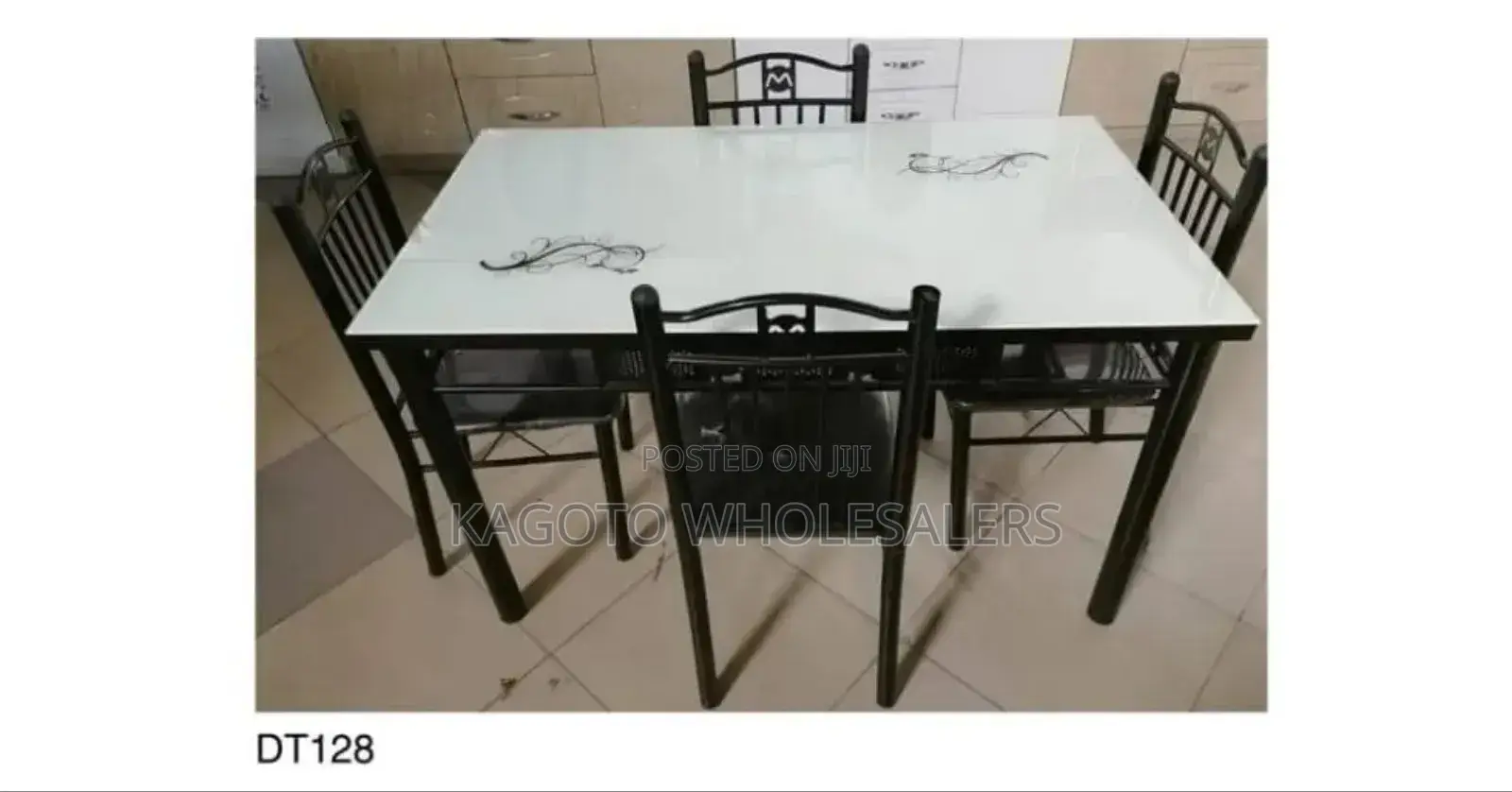 4siiter Dinning Table