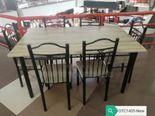 4 Sitter Dinning Table