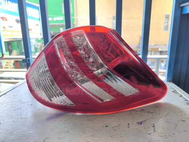 Toyota Rav4 2012 Taillight Available - main view