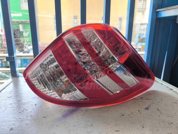 Toyota Rav4 2012 Taillight Available - thumbnail 3
