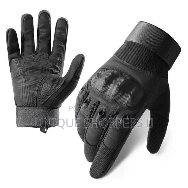 Tactical Gloves*
Full Finger Coverage