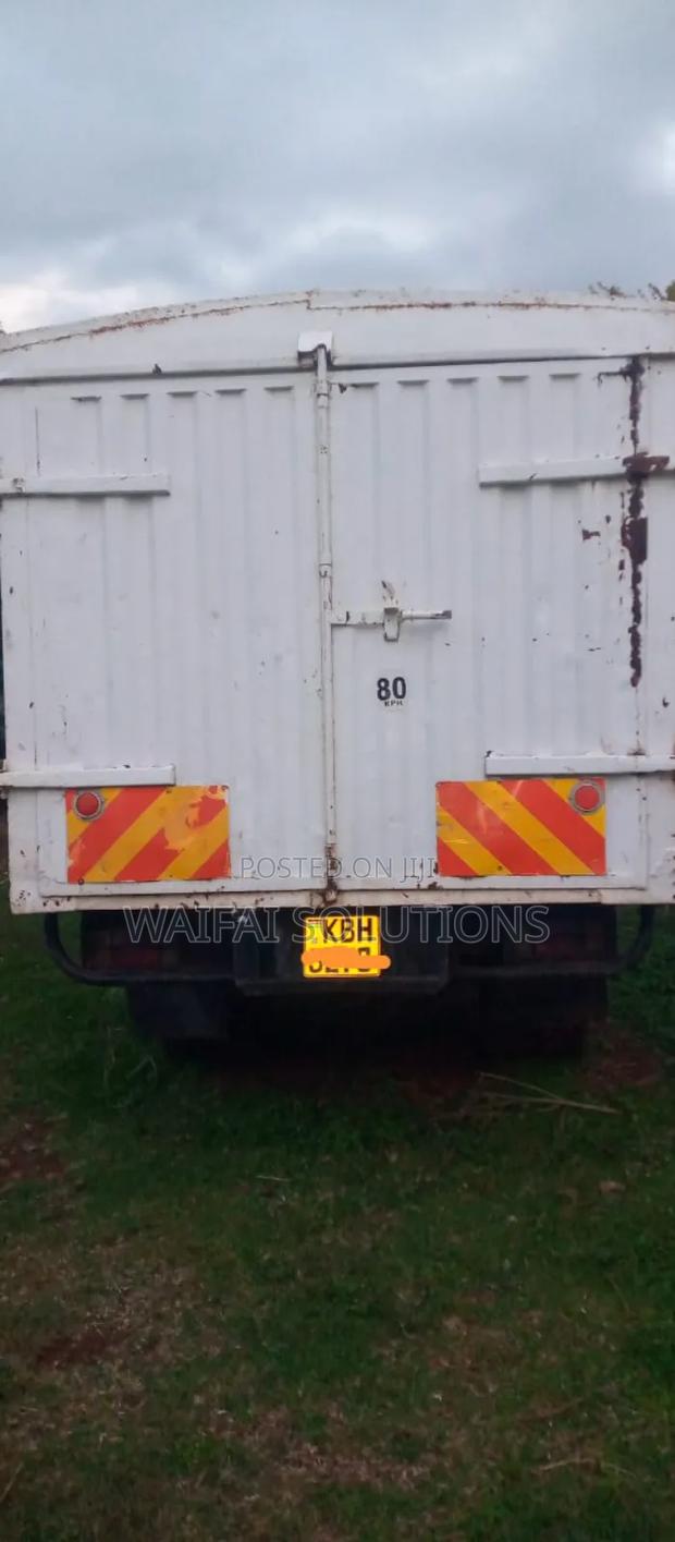 Isuzu NKR Coverbody KBH 2010 Model Local - thumbnail 2