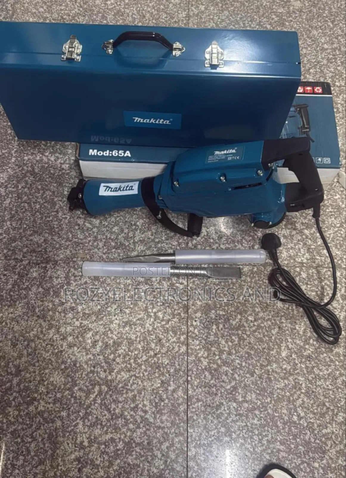 Makita Demolisher Machine