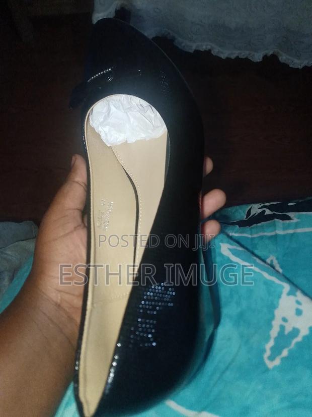 Ladies Shoes - thumbnail 2