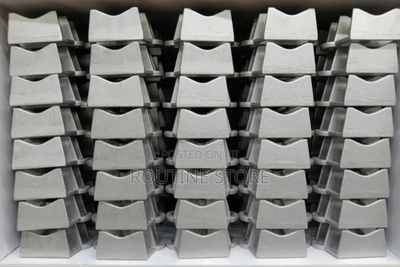 Universal Fibre Pole Brackets
