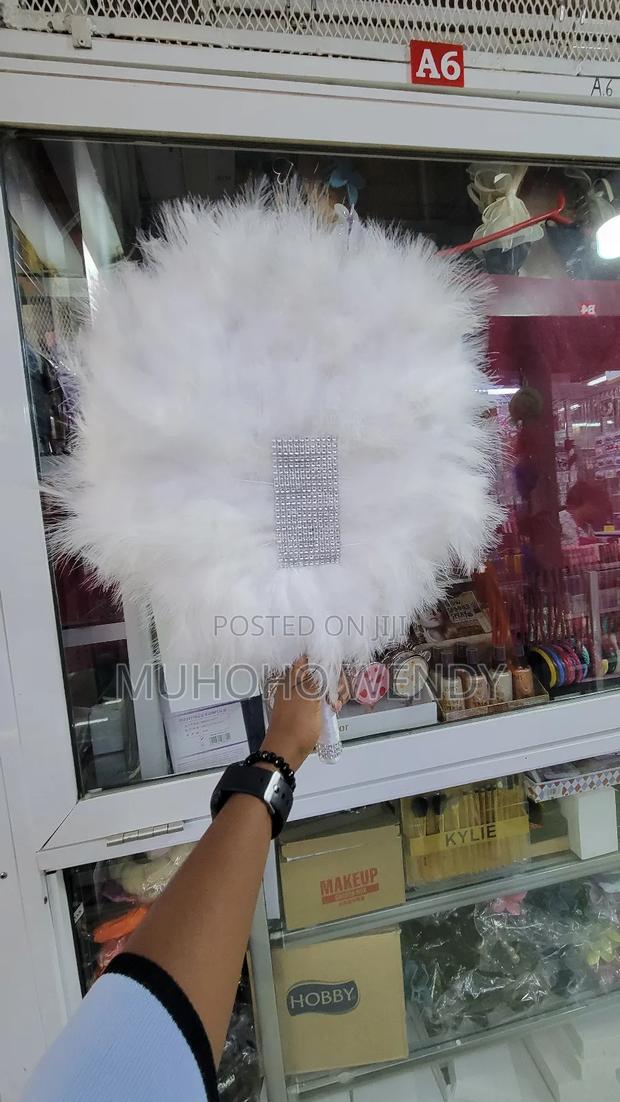 White Feather Fan - thumbnail 4